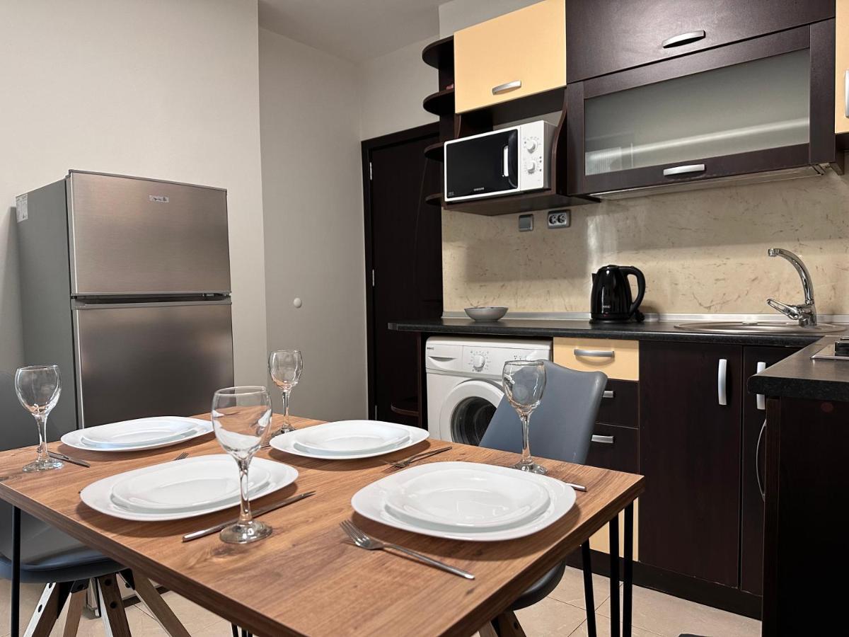 Елегантен Двустаен Апартамент Four Seasons Burgas Exterior foto